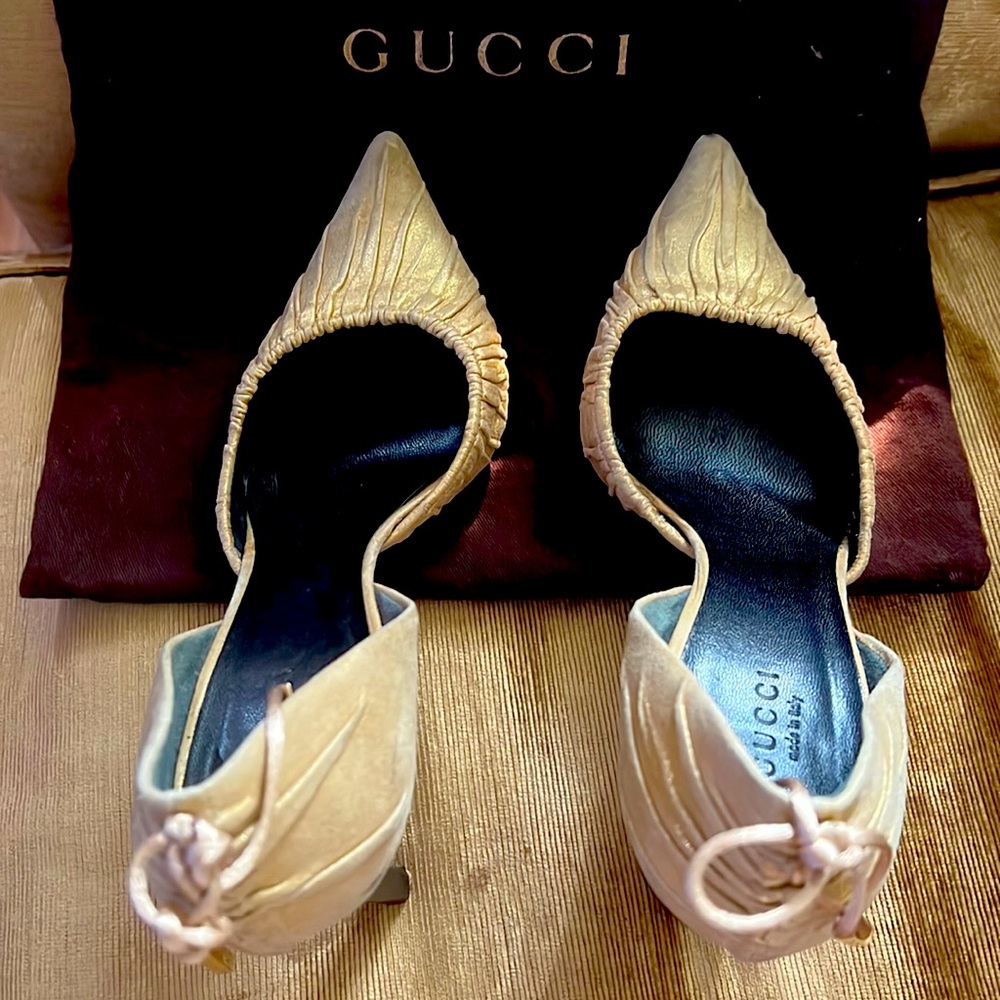 Gucci Pump.